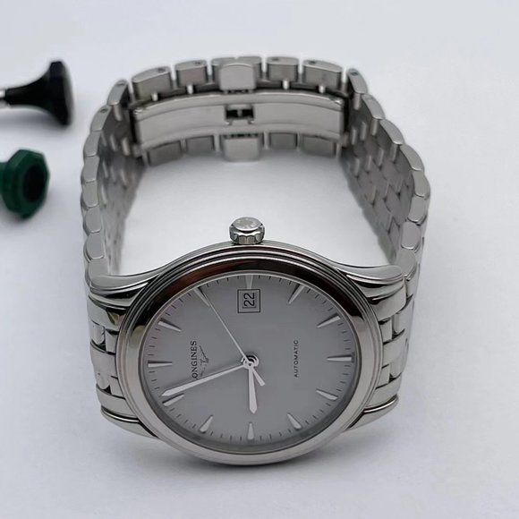 Longines Mens Swiss quartz white dial - Picture 4 of 4